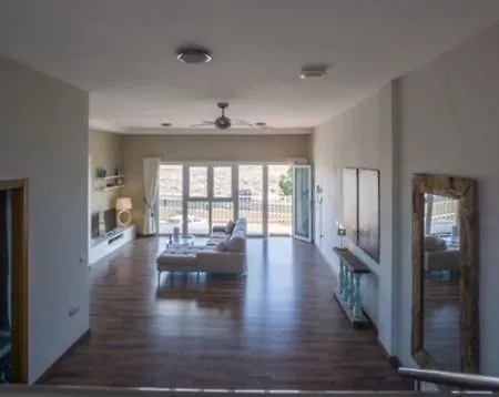 Apartamento Spacious Loft With Views La Oliva