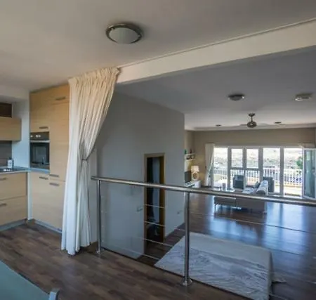 Apartamento Spacious Loft With Views La Oliva